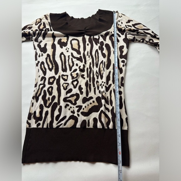 Cache animal print light sweater. 3/4 length sleeves. Size M - Picture 4 of 7